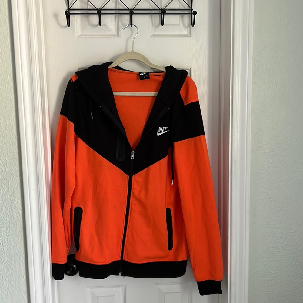 Nike tech new never worn no tag orange and black no marks or tears